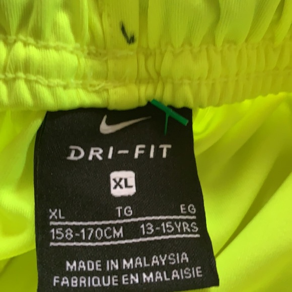 Nike - Picture 5 of 8